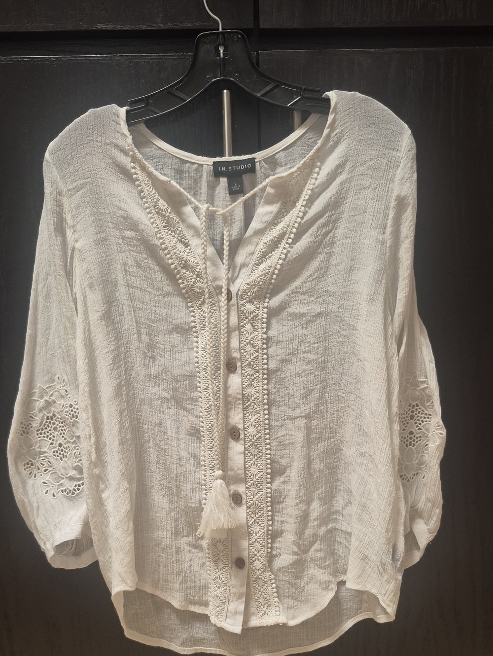 Beautiful  I.N. Studio White Top Size L